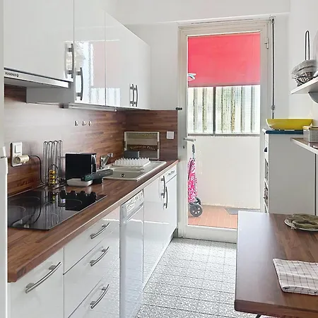 Cozy One Bedroom With Balcony And Parking Apartment *