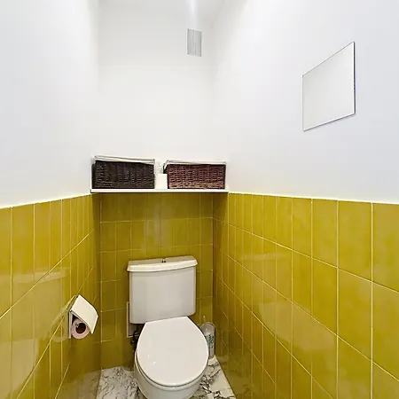 Apartment Cozy One Bedroom With Balcony And Parking